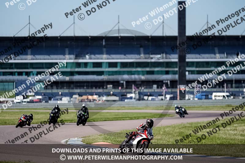 Rockingham no limits trackday;enduro digital images;event digital images;eventdigitalimages;no limits trackdays;peter wileman photography;racing digital images;rockingham raceway northamptonshire;rockingham trackday photographs;trackday digital images;trackday photos